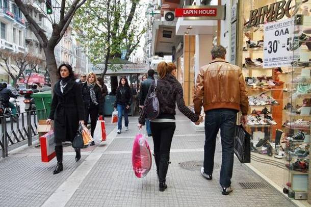 Ανοιχτά αύριο τα εμπορικά καταστήματα – Πως θα λειτουργήσουν την Μ. Εβδομάδα